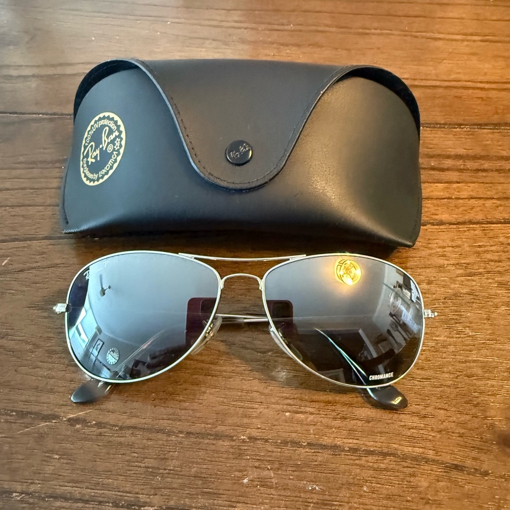 Ray-Ban Silver Aviator Sunglasses with Black Case